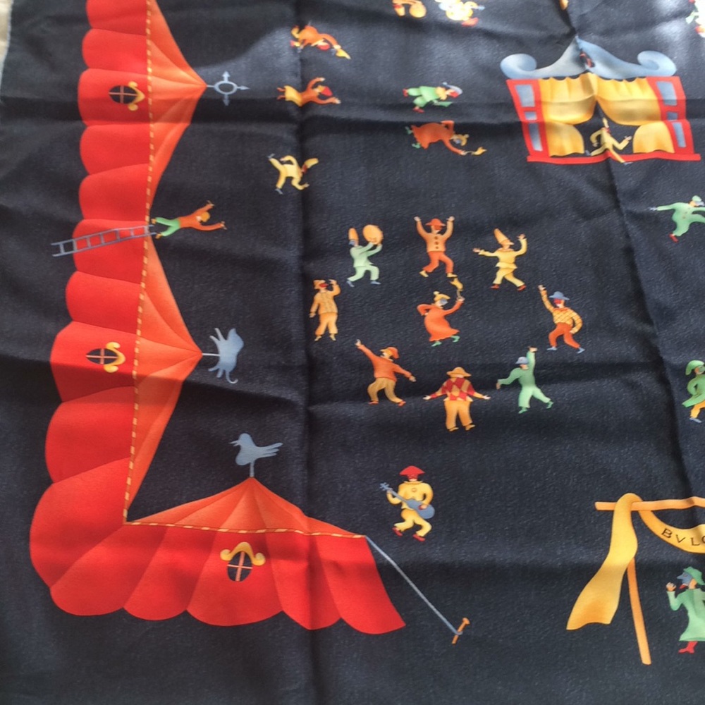 Bvlgari scarf - Picture 2 of 3